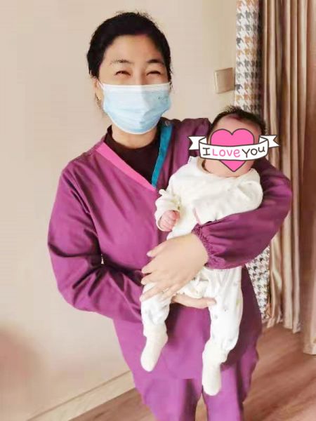 /李小红月嫂的个人照片展示