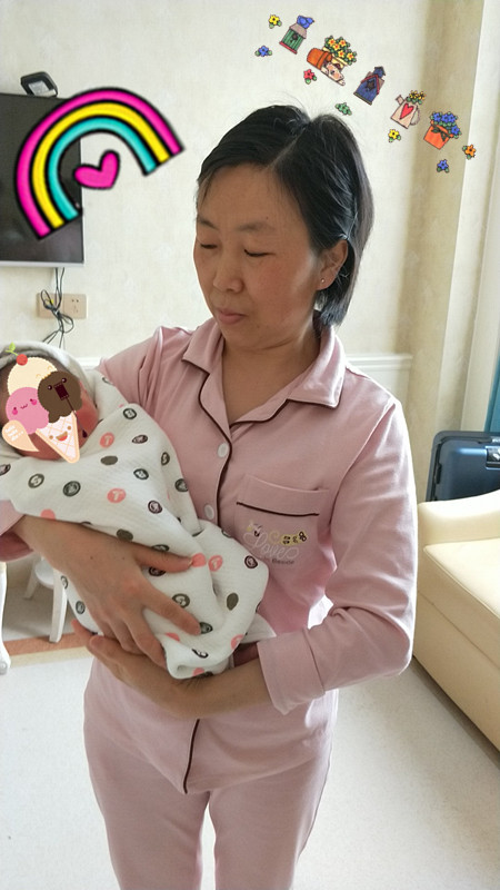 /李俊平月嫂的个人照片展示