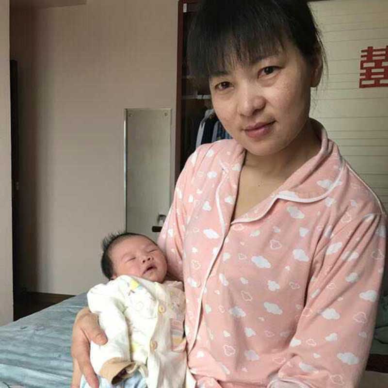 /毛丰平月嫂的个人照片展示