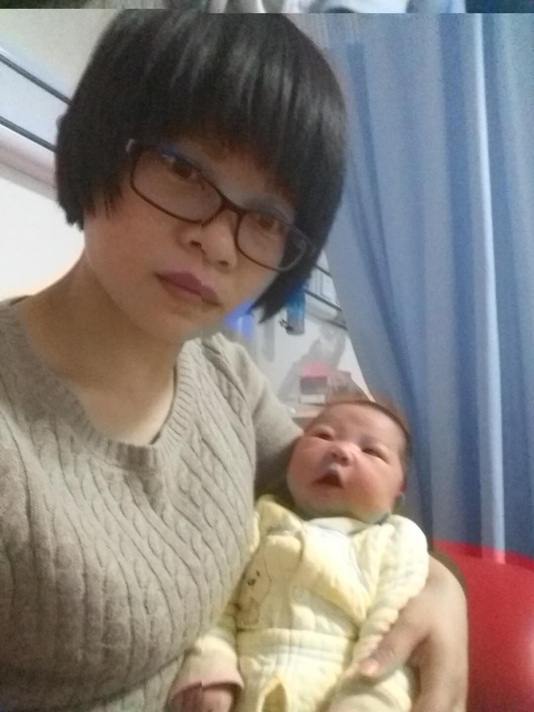 /刘芸月嫂的个人照片展示