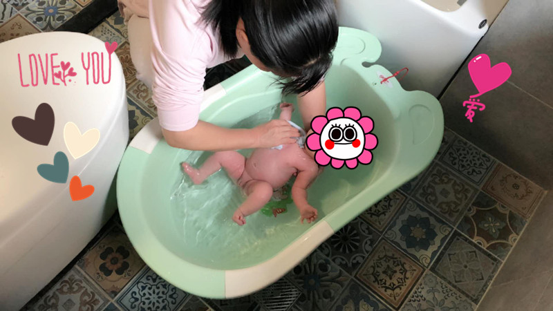 /邓淑清月嫂的个人照片展示