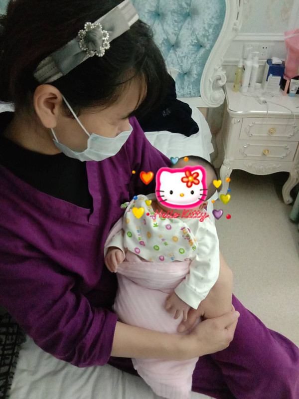 /王文萍月嫂的个人照片展示