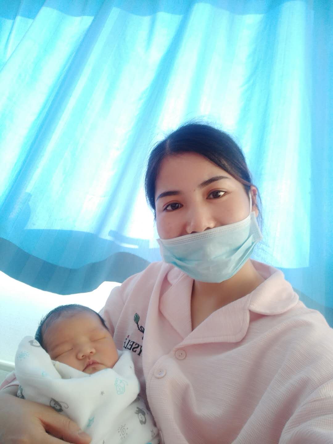 /边迎双月嫂的个人照片展示