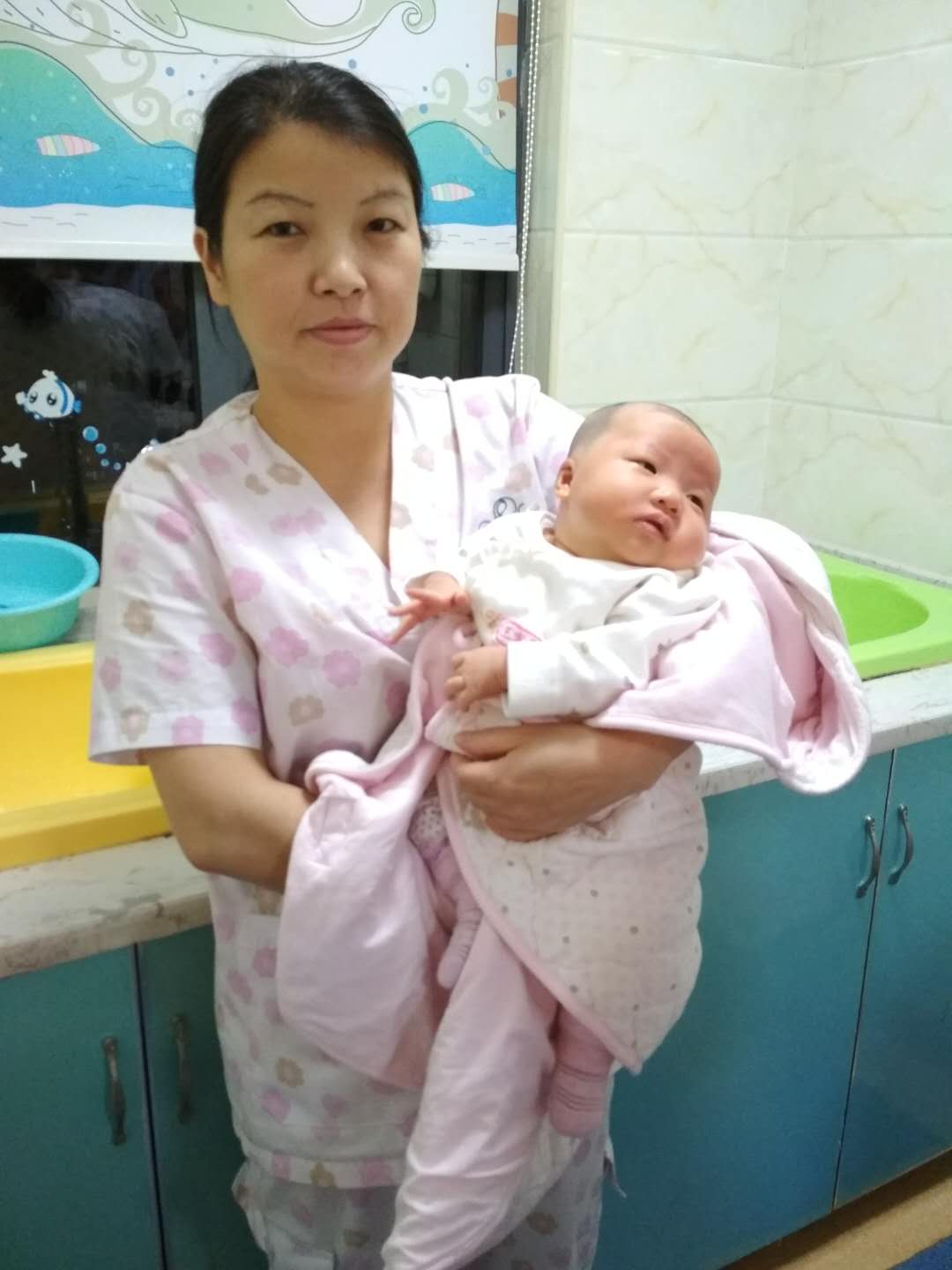 /陈春红月嫂的个人照片展示