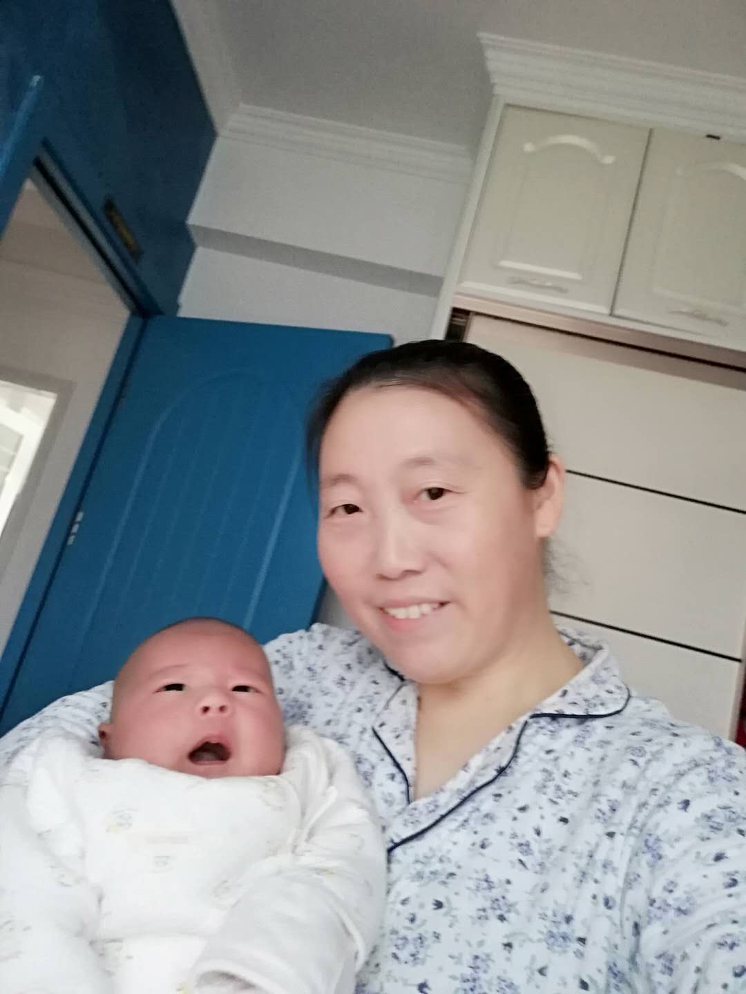 /杨青碧月嫂的个人照片展示