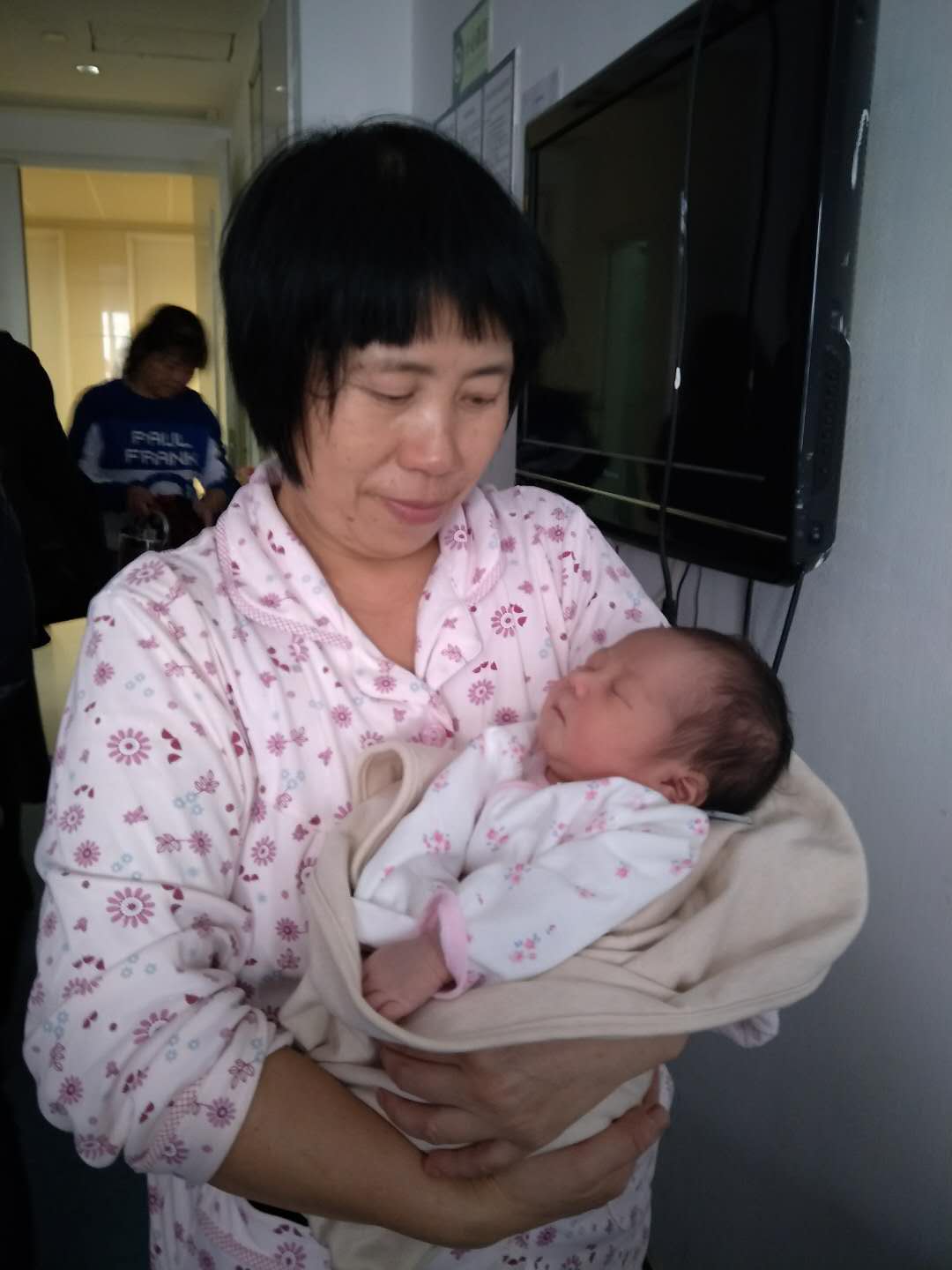 /涂腊梅月嫂的个人照片展示