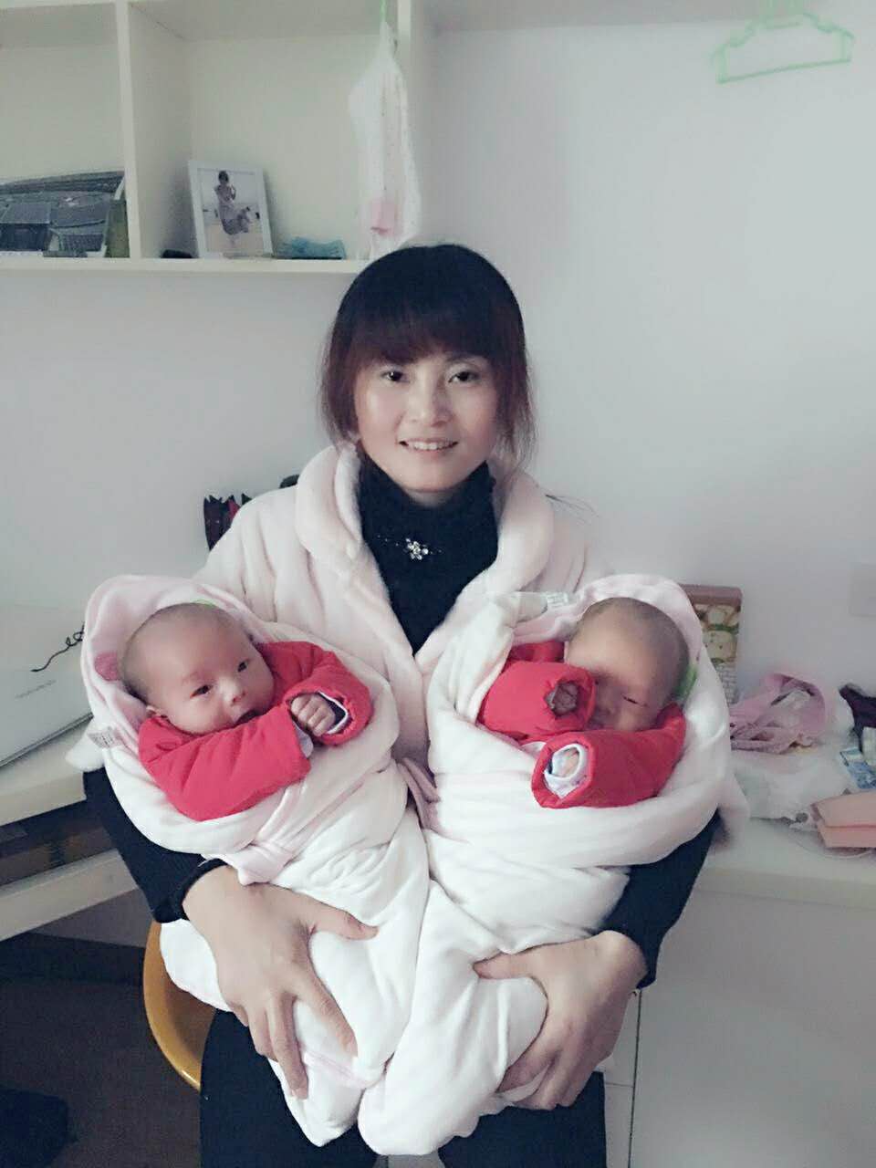/胡小屏月嫂的个人照片展示