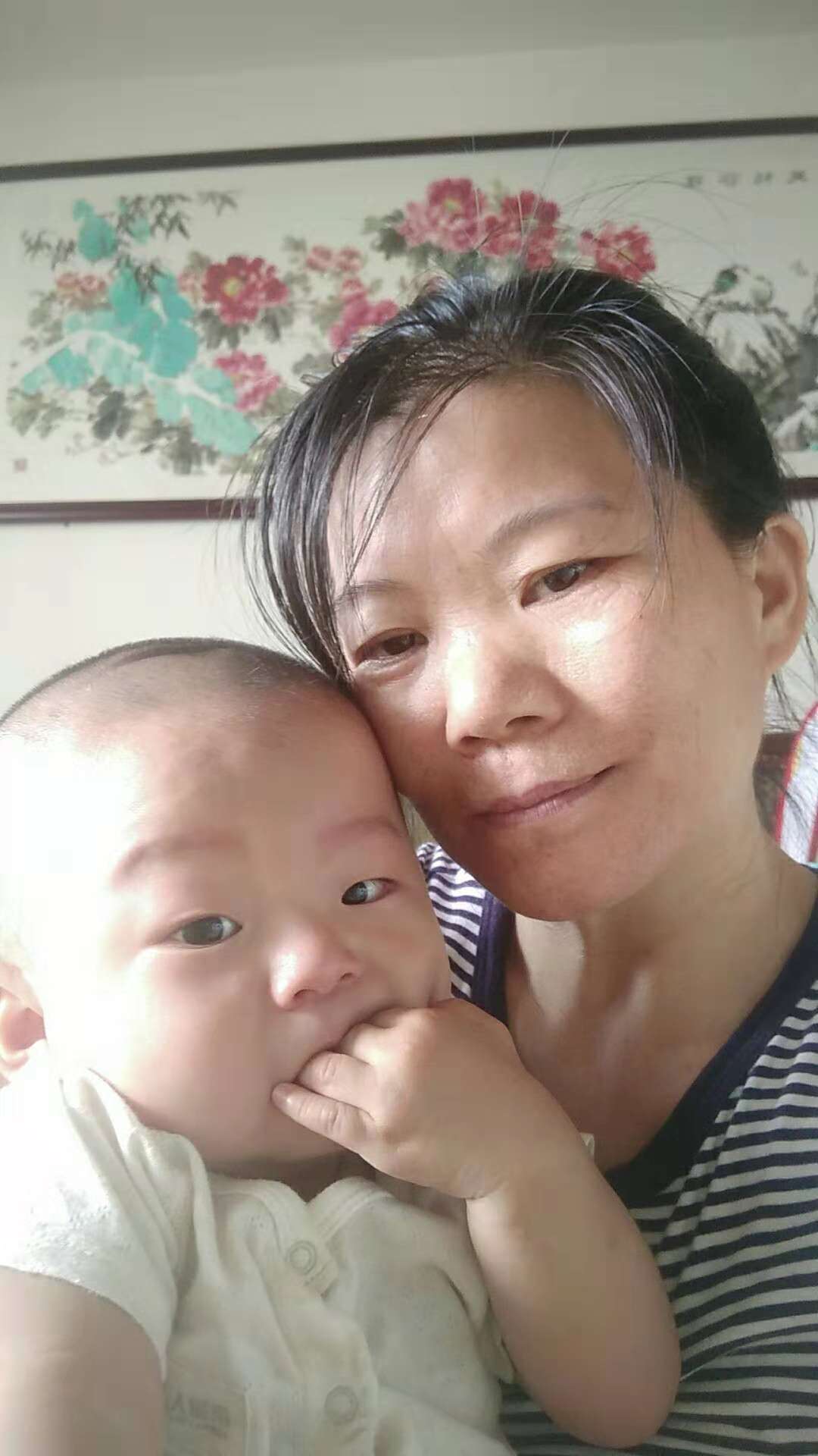 /尹英尔月嫂的个人照片展示