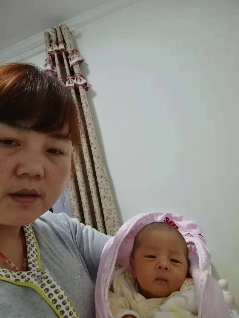 /黄桂花（小）月嫂的个人照片展示